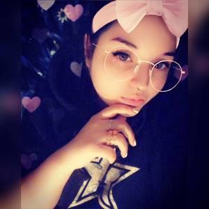 Meet your Posher, Kaela